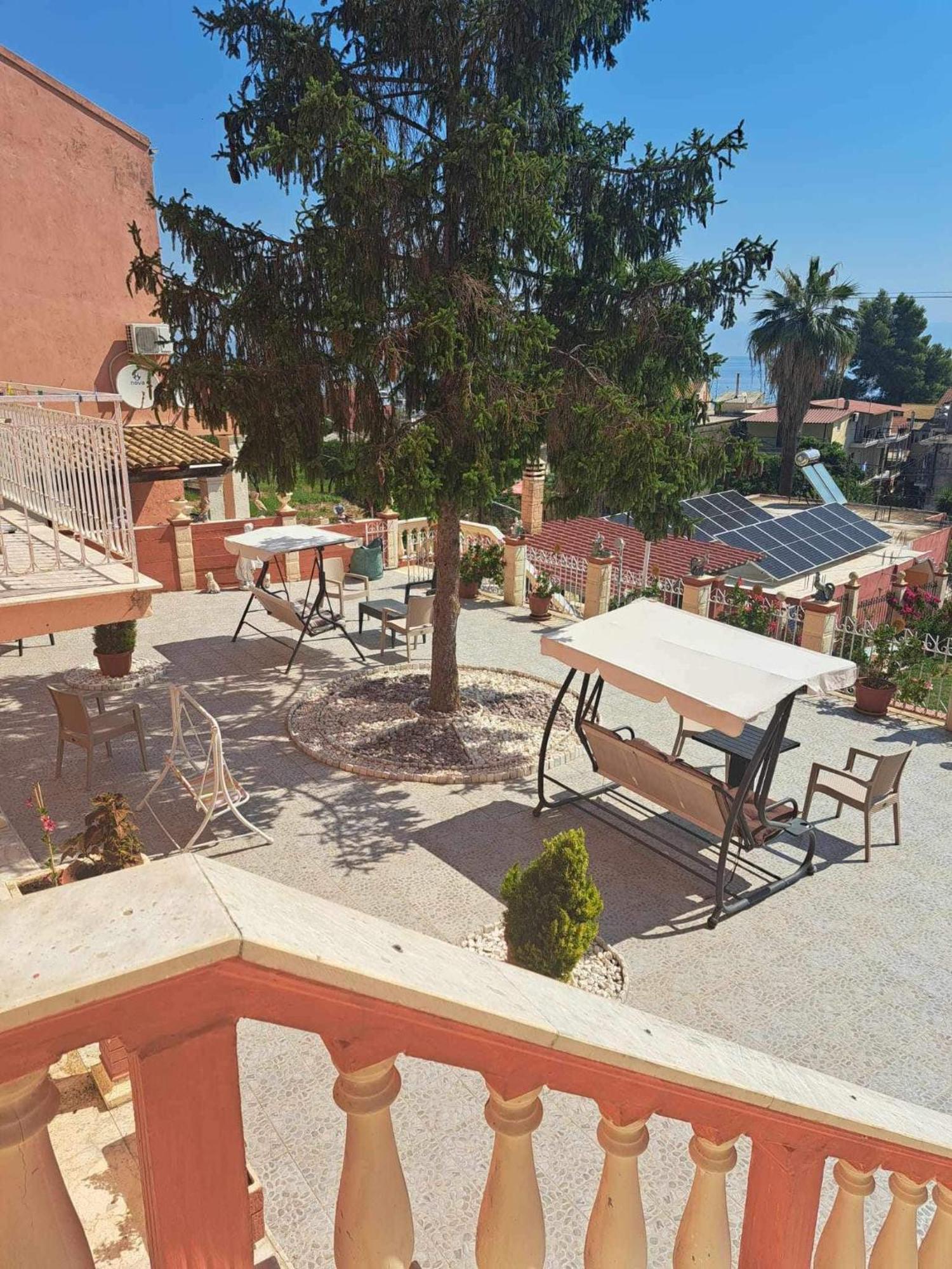 Corfu Sunflower Apartments Benitses  Eksteriør bilde